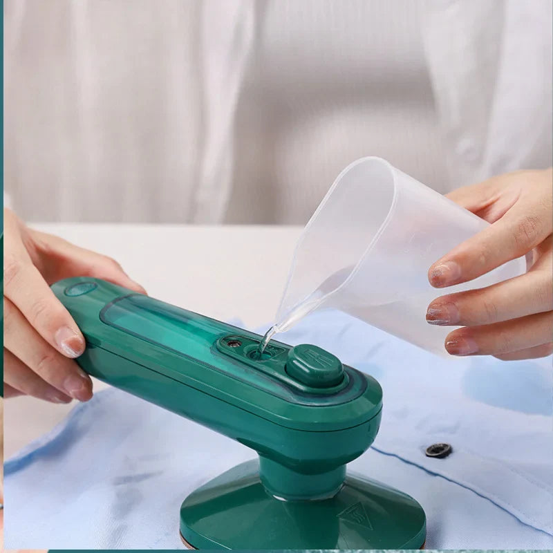 🔥 Mini Ferro de Passar a Vapor Portátil – Praticidade na Palma da Sua Mão! 🔥